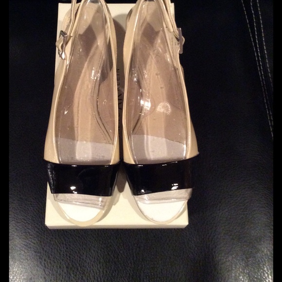 Anne Klein Slingback Shoes, size 7.5 - Picture 2 of 4